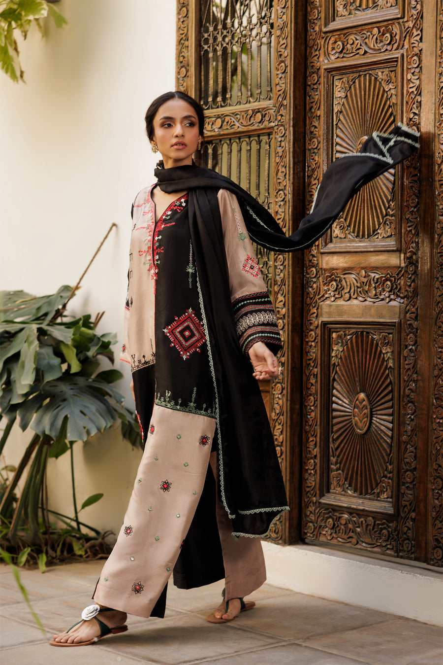 KEHKASHAN SHIRT & DUPATTA